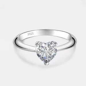 Anel solitário de Coração Moissanite - 100% Prata 925