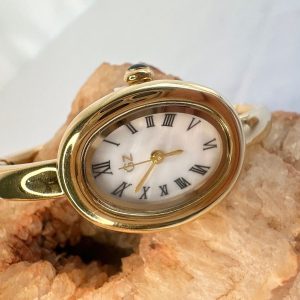 Relógio dourado