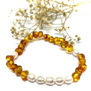 Pulseira de Âmbar Mel com Pérolas Adulto (elástico)